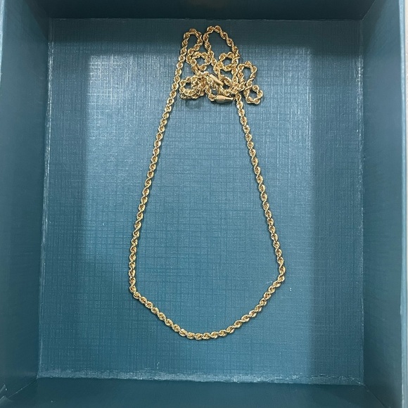 Elegant 10K Gold Chain Necklace